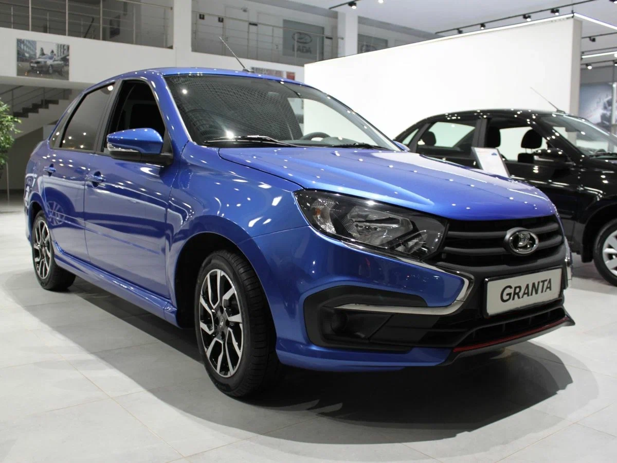 Lada Granta Drive Active по цене от 951 000 рублей